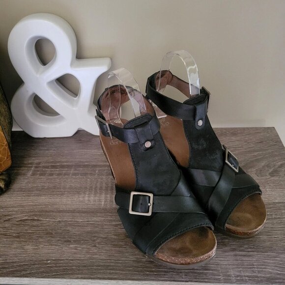 Dansko Dominique T Strap Black Leather Strappy Heeled Ankle Sandals EU 37 - Picture 2 of 9
